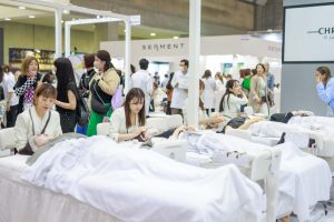 2024年開催の「ビューティーワールド ジャパン 東京」の会場内の様子